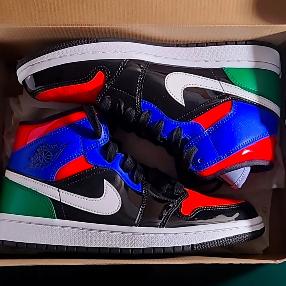 WMNS AIR JORDAN 1 Mid , Size 7
